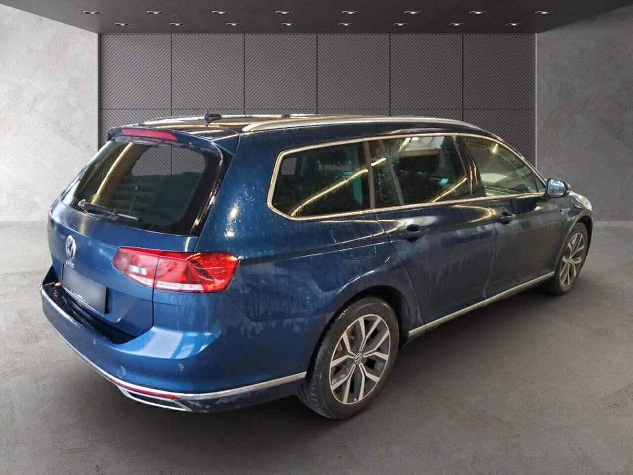 Vw GTE Passat Variant photo