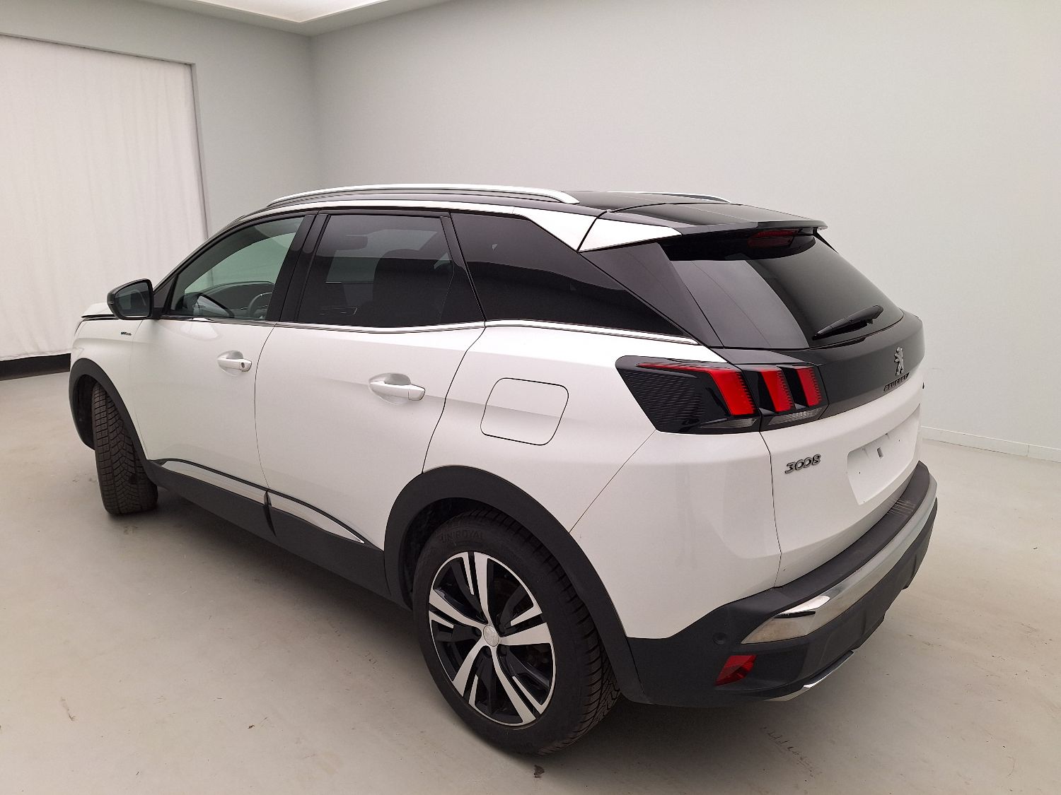 Peugeot, 3008 '16, Peugeot 3008 Hybrid 225 e-Auto8 GT Line 5d photo