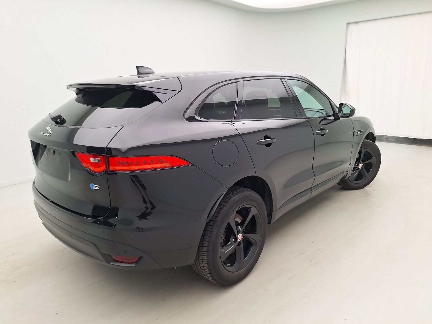 Jaguar, F-Pace, Jaguar F-Pace 2.0D 120kW R-Sport 5d photo