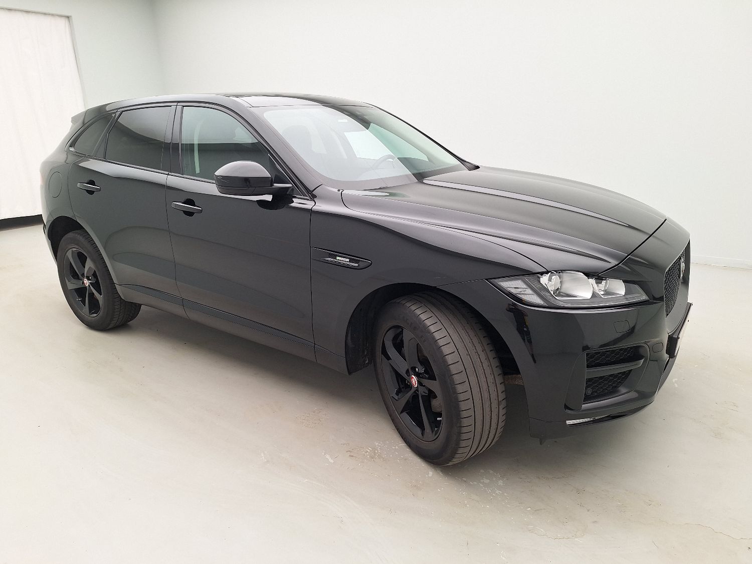 Jaguar, F-Pace, Jaguar F-Pace 2.0D 120kW R-Sport 5d photo