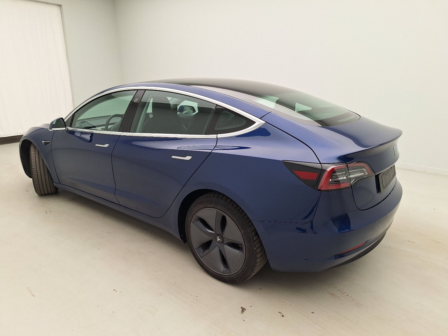 Tesla, Model 3 '18 BEV, Tesla Model 3 Long-Range Dual Motor AWD 4d photo