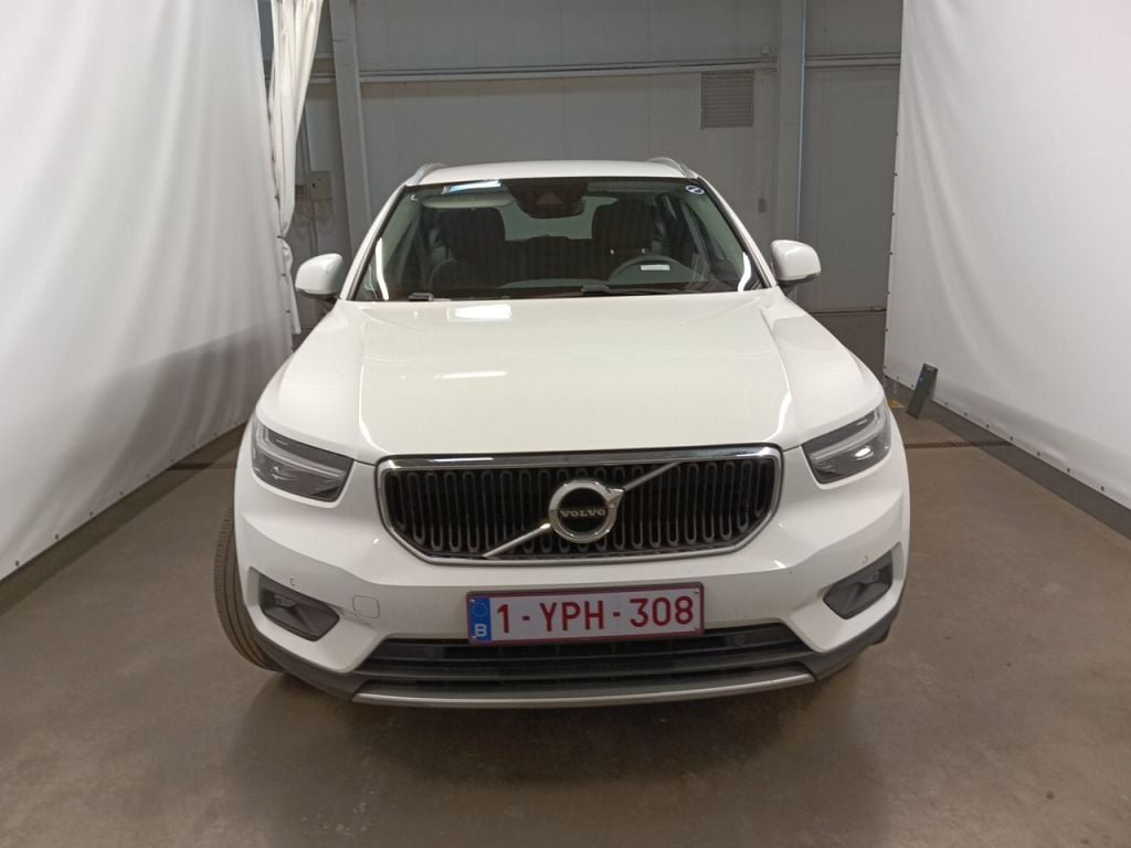 Volvo XC40 T3 Momentum Pro 5d photo