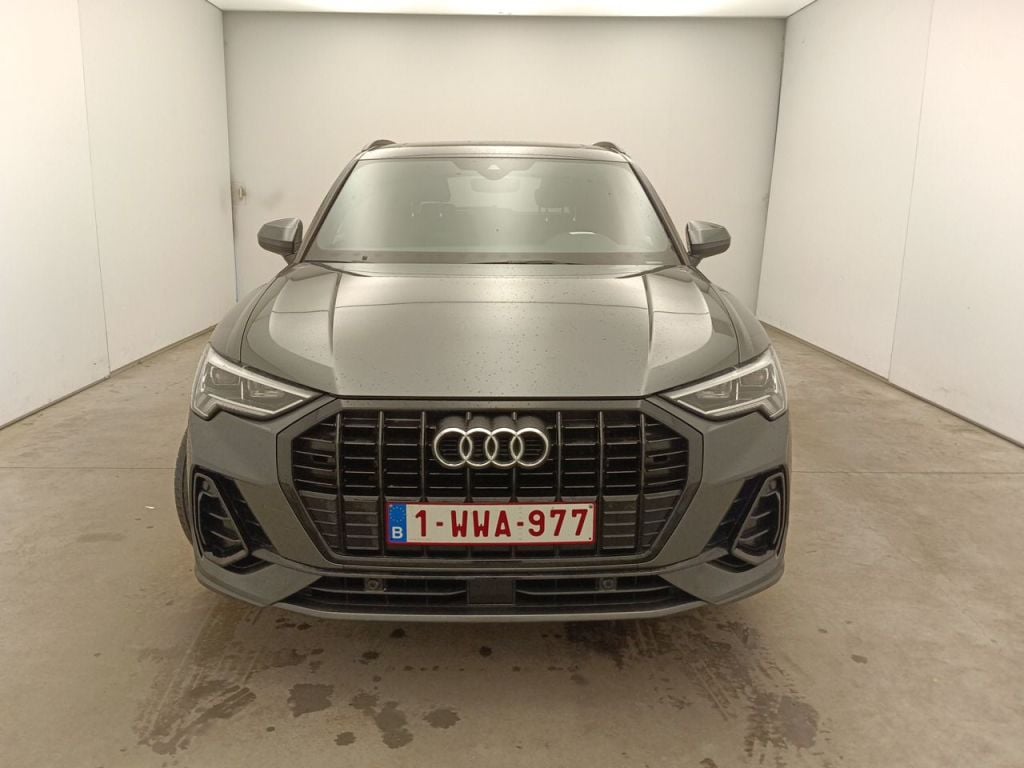 Audi Q3 35 TDI S tronic S line Business Edition 5d photo