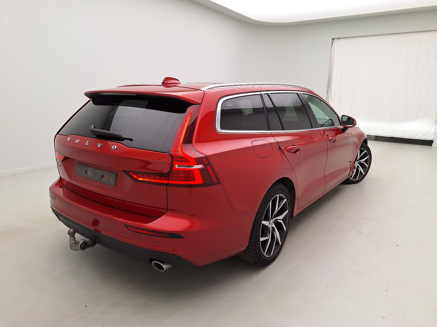 Volvo, V60 '18, Volvo V60 T6 PHEV 4x4 Geartronic Momentum Pro 5d photo