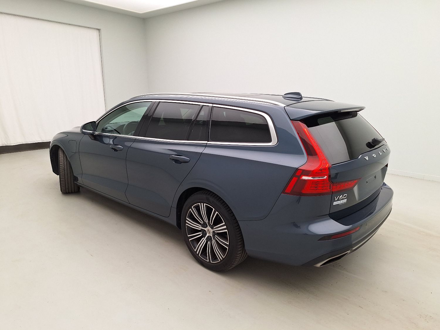 Volvo, V60 '18, Volvo V60 T8 PHEV 4x4 Geartronic Inscription 5d photo