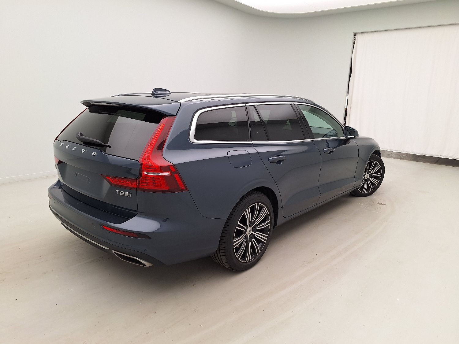 Volvo, V60 '18, Volvo V60 T8 PHEV 4x4 Geartronic Inscription 5d photo