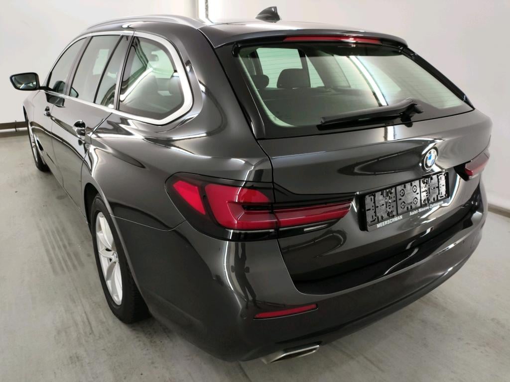 BMW 5 SERIES TOURING 2.0 520D 140KW XDRIVE TOURING AUTO Business Parking Assistant photo