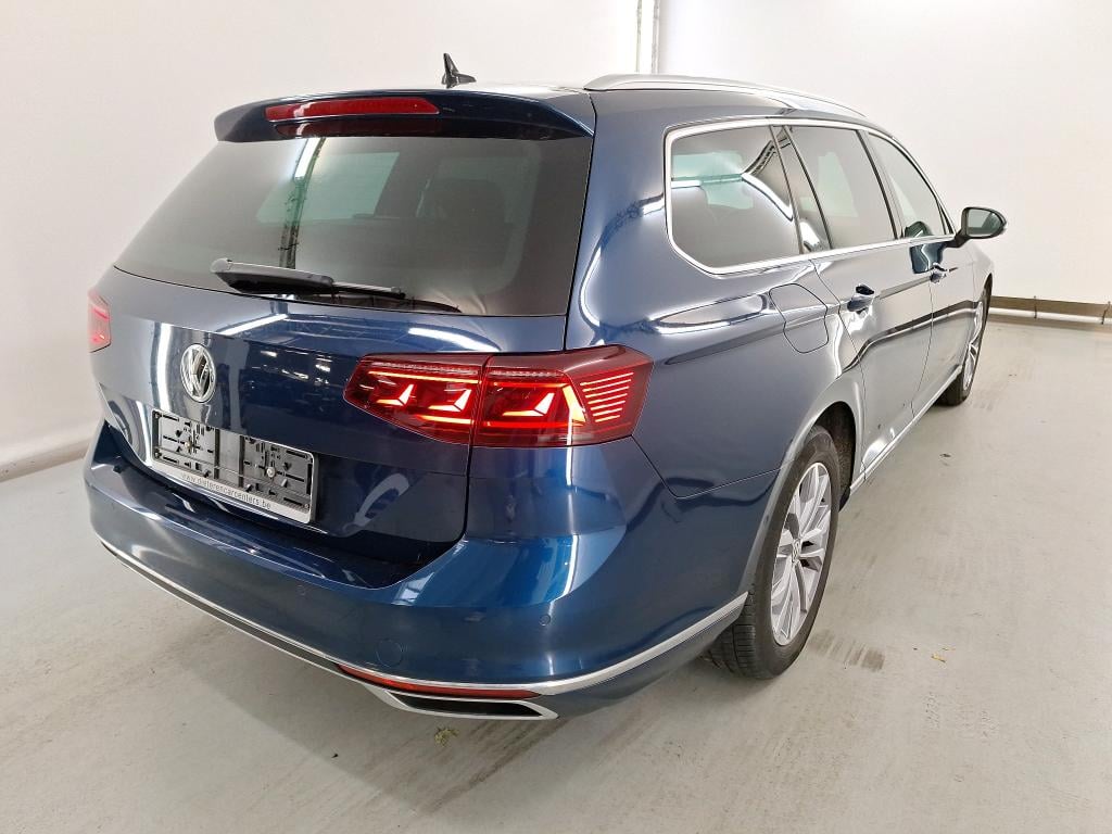 VOLKSWAGEN PASSAT VARIANT - 2019 1.5 TSI Elegance Business OPF DSG  &#39;Easy Open&#39; sans Safe photo