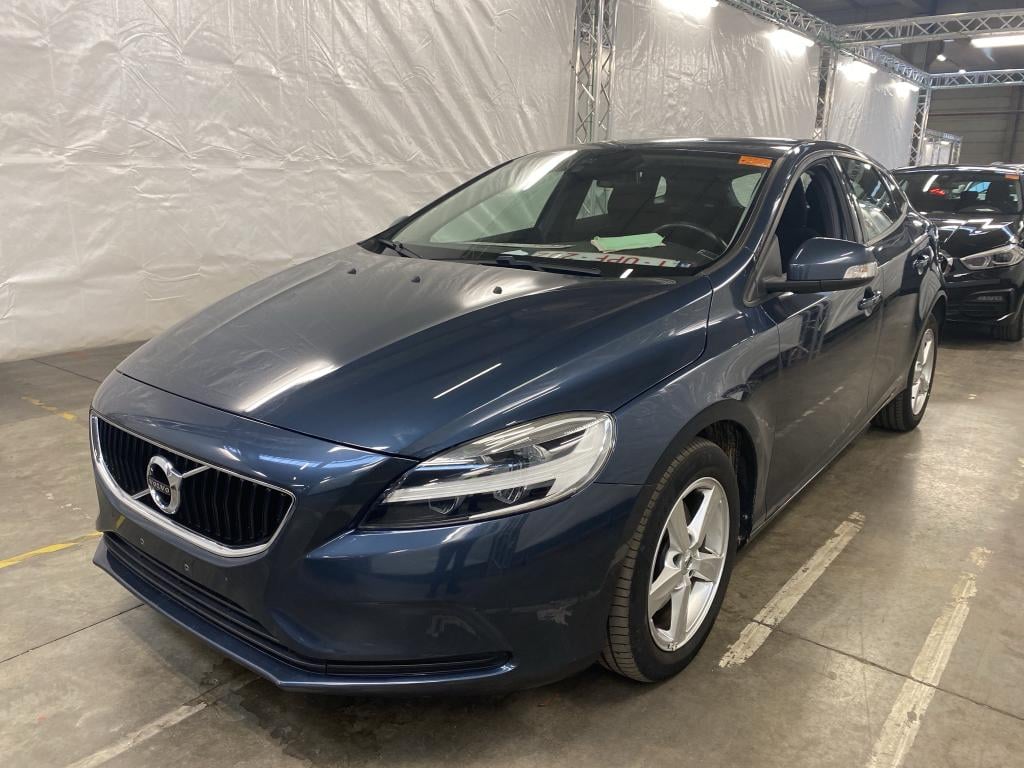 VOLVO V40 - 2016 2.0 T2 Black Edition GPF (EU6d-TEMP) photo