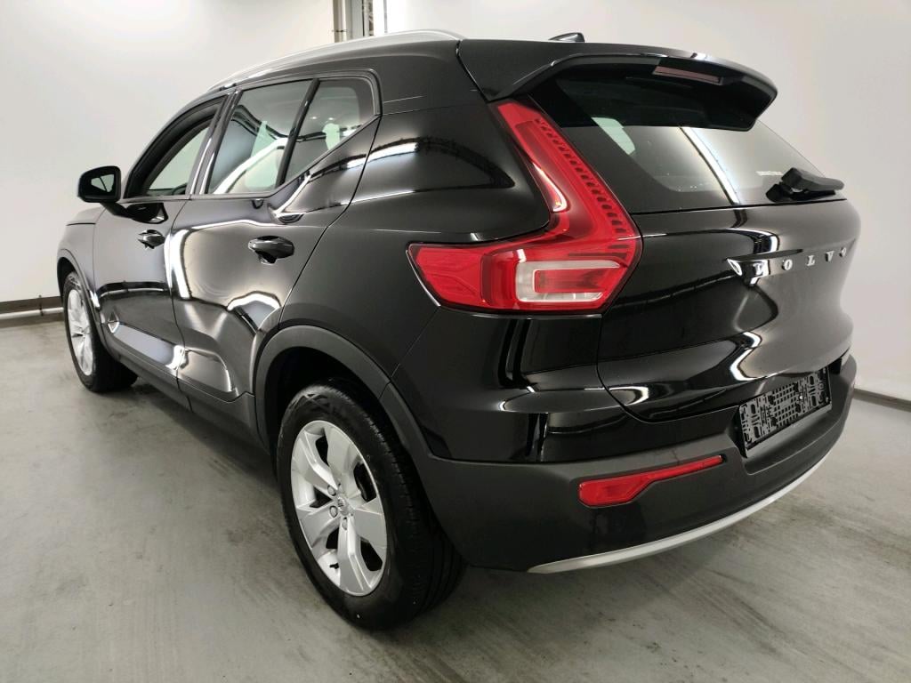 VOLVO XC40 1.5 T2 MOMENTUM PRO photo