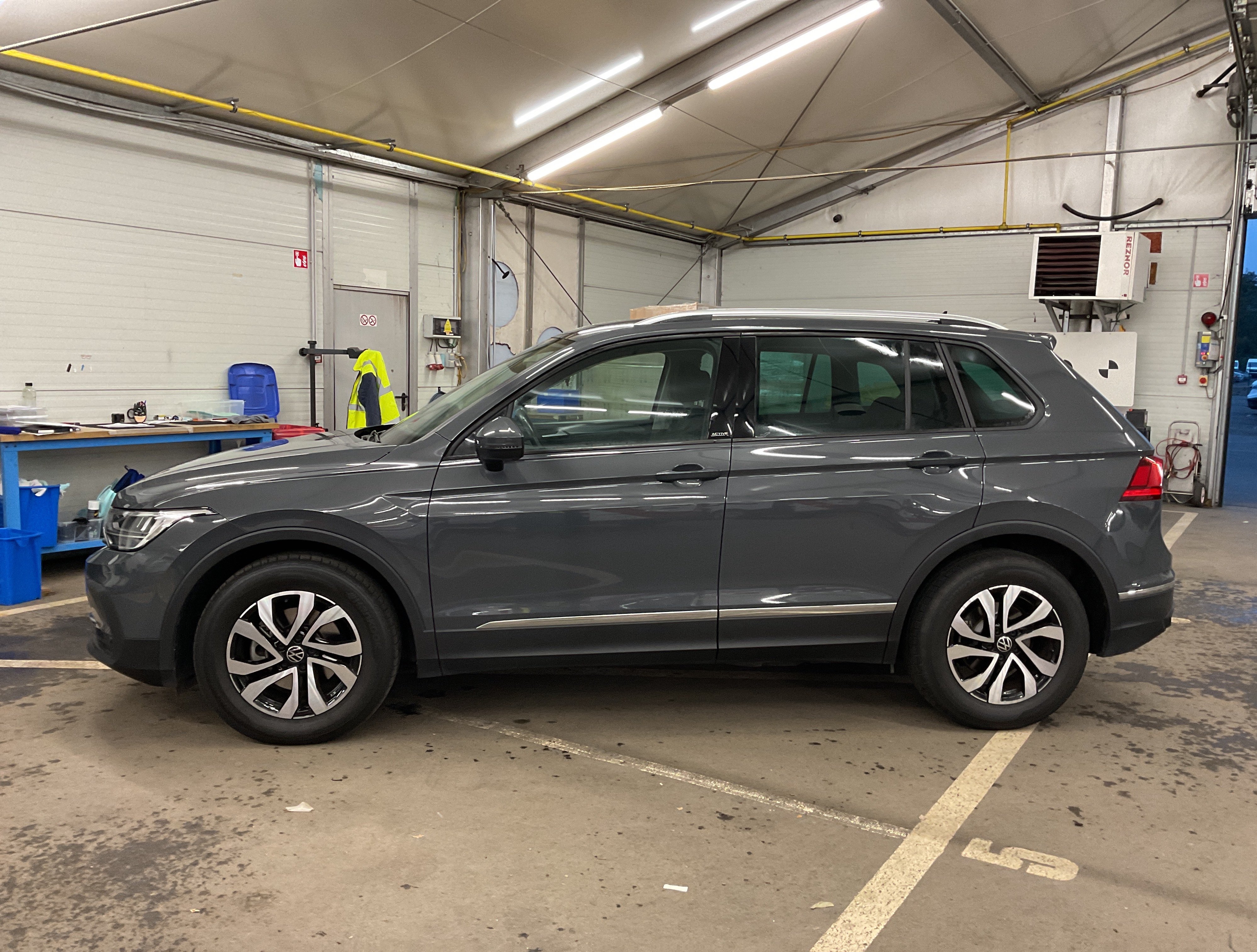 VOLKSWAGEN Tiguan Active 1.5 TSI ACT OPF 110 kW (150 ch) 6 vitesses manuel photo