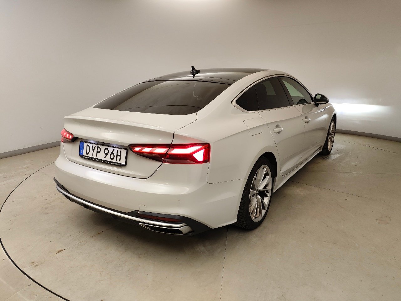 Audi Comfort, Dragkroksförberedelse, backkamera, GPS-förberedelse A5 SPORTBACK 45 TFSI QUATTRO photo