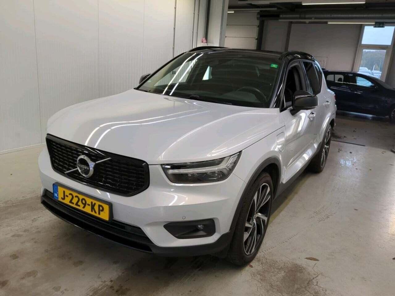 VOLVO XC40 1.5 T5 R