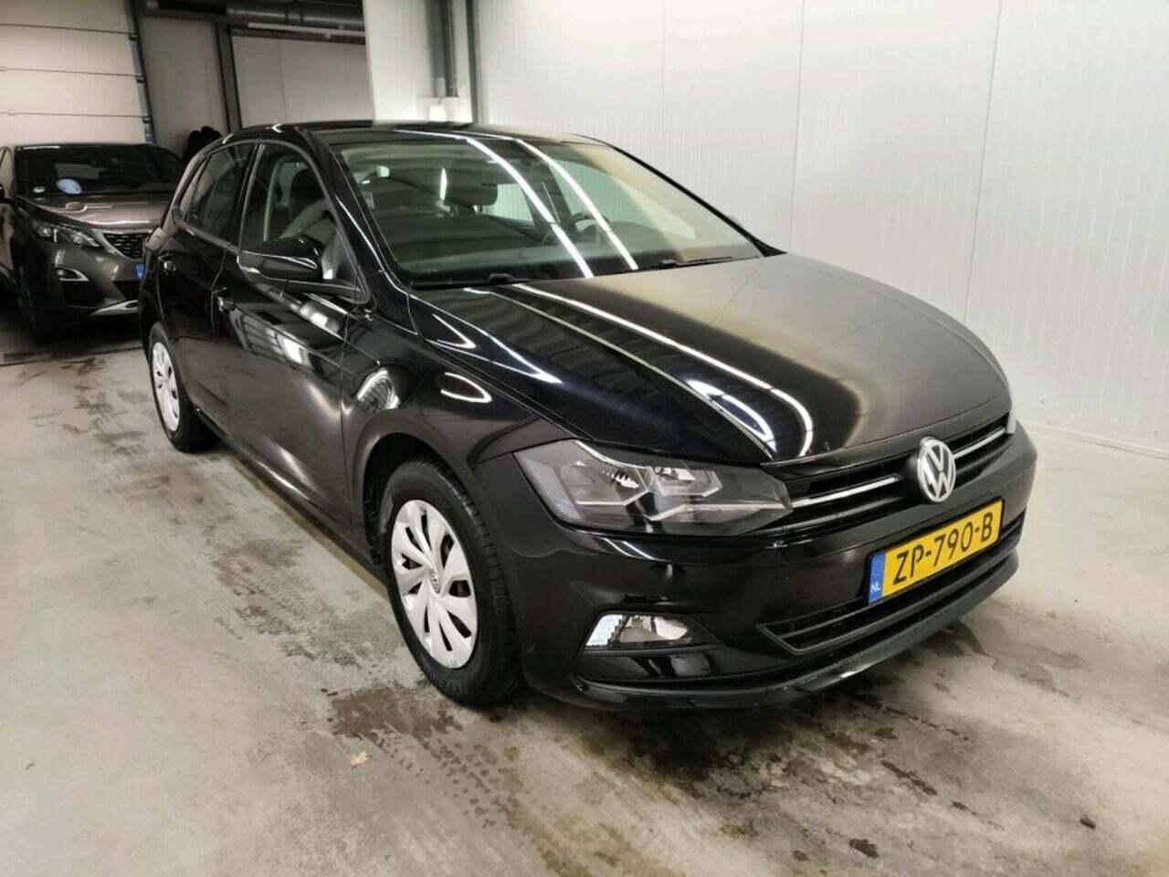 VOLKSWAGEN POLO 1.0 photo