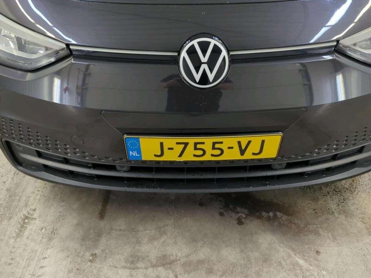 VOLKSWAGEN ID.3 First photo