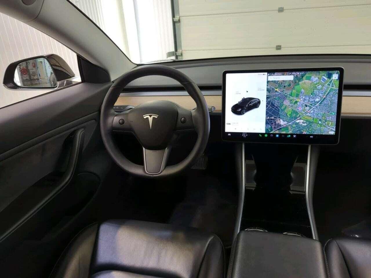 Tesla Model 3 Long R photo