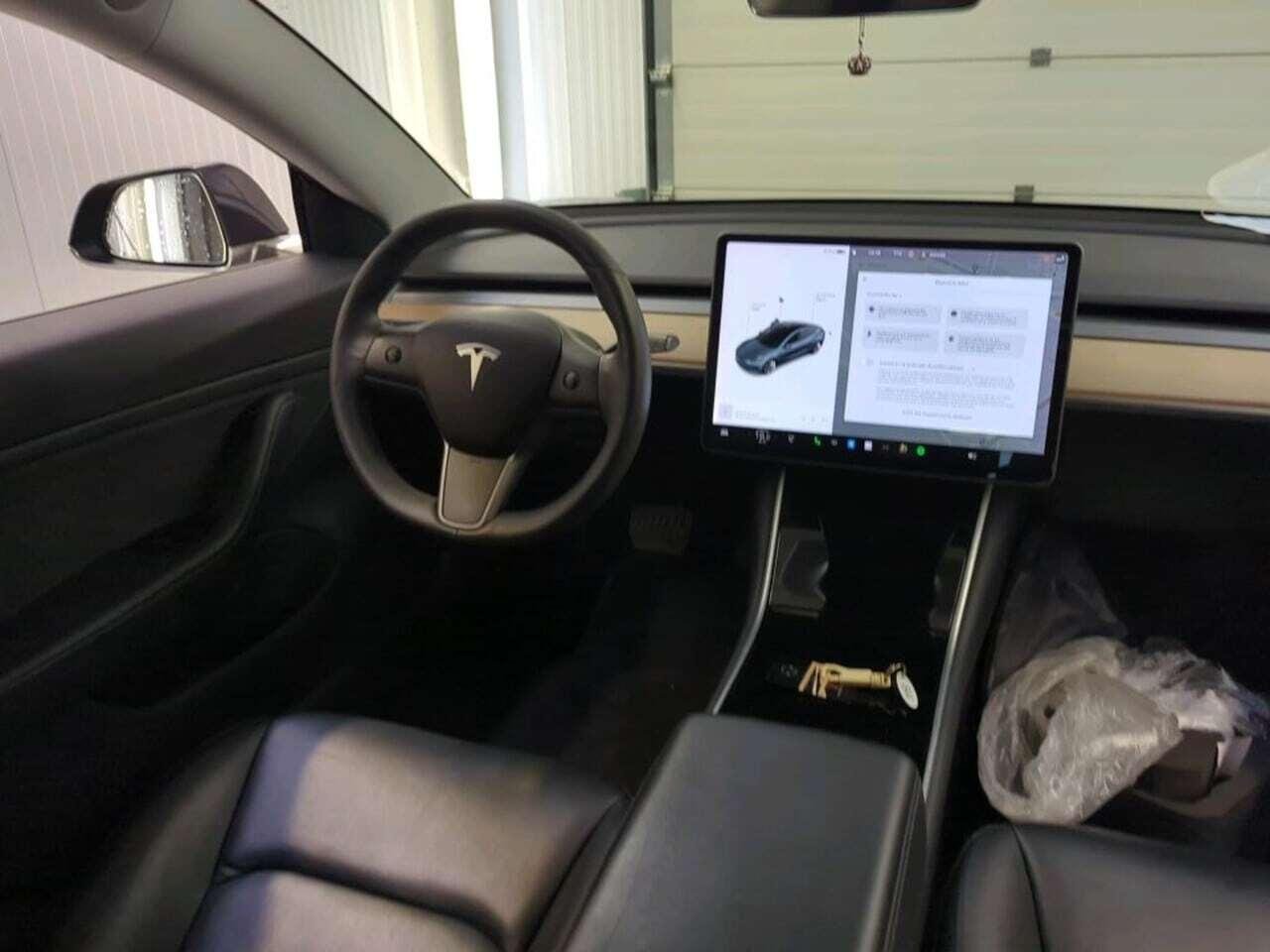 Tesla Model 3 Long R photo