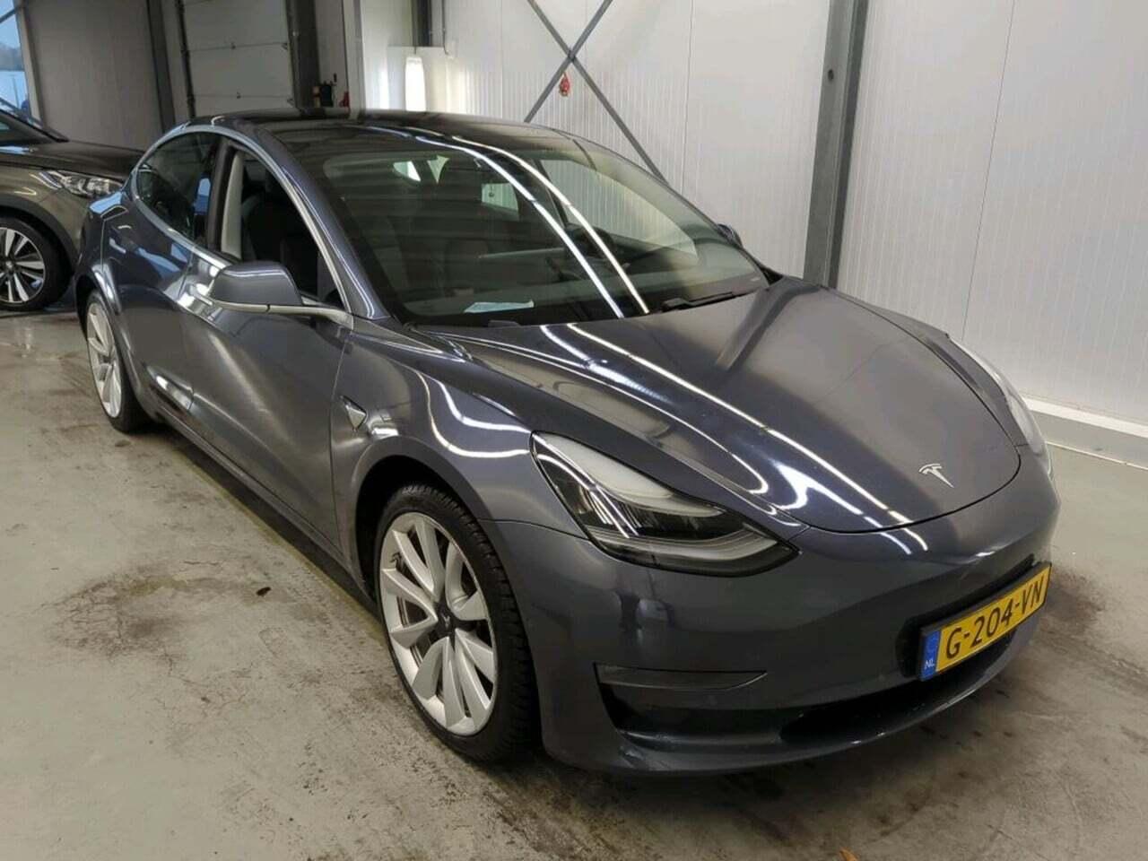 Tesla Model 3 Long R photo