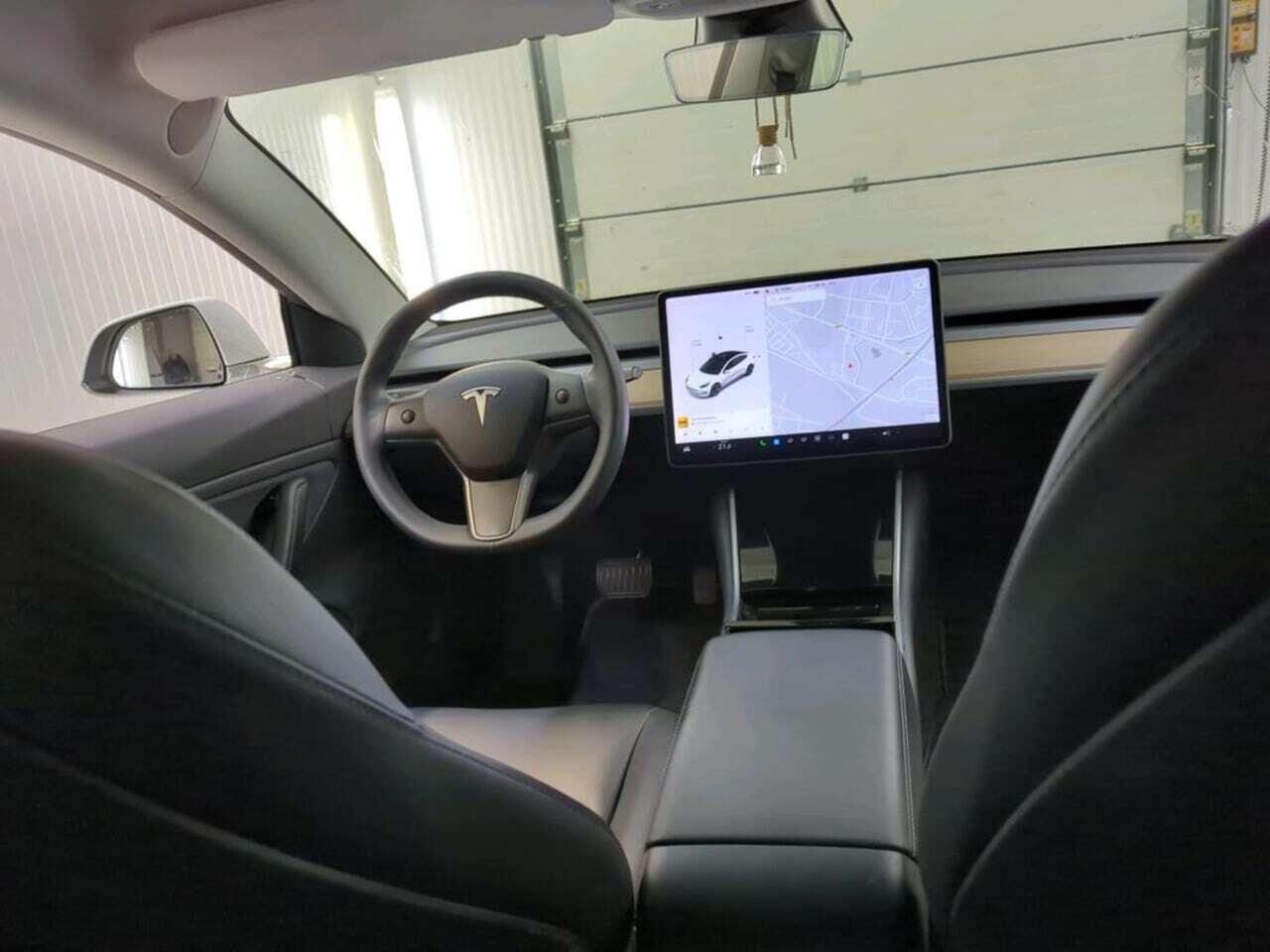 Tesla Model 3 Long R photo