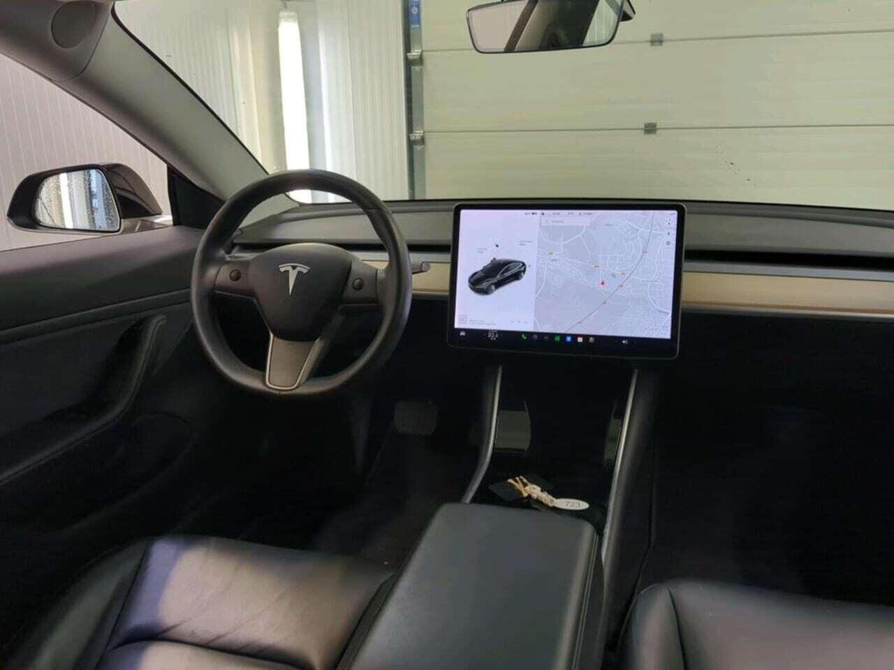 Tesla Model 3 Long R photo