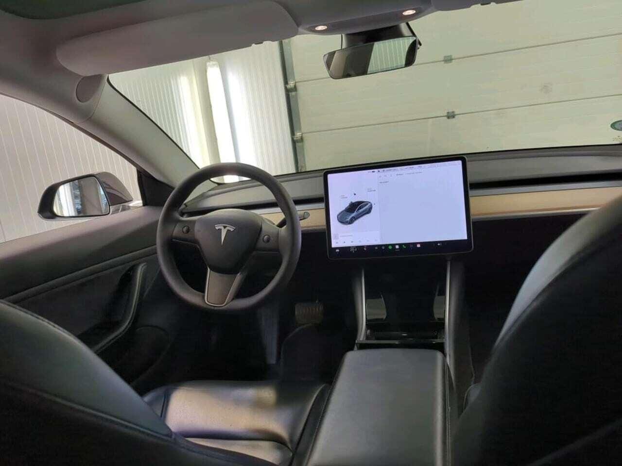 Tesla Model 3 Long R photo