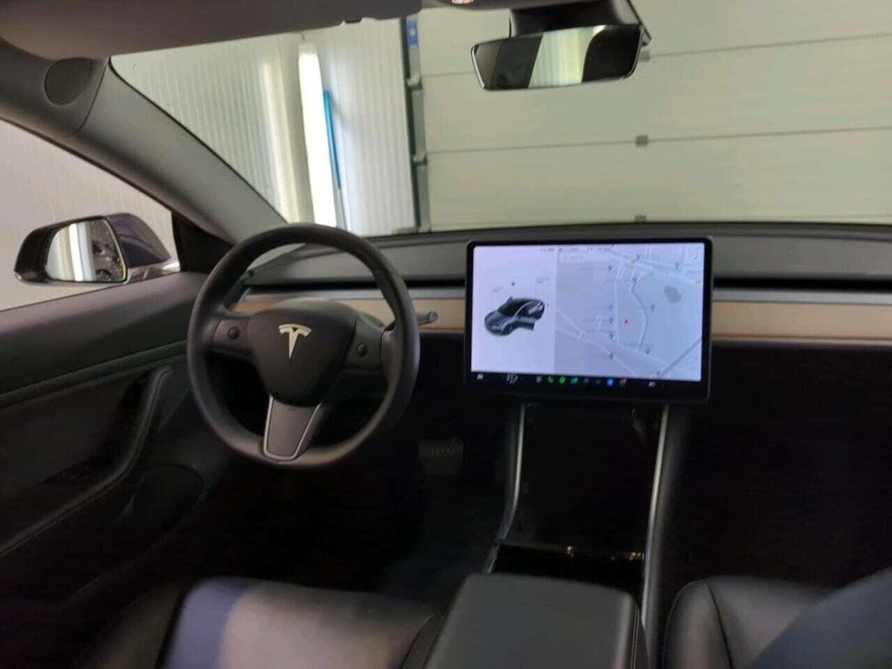 Tesla Model 3 Long R photo