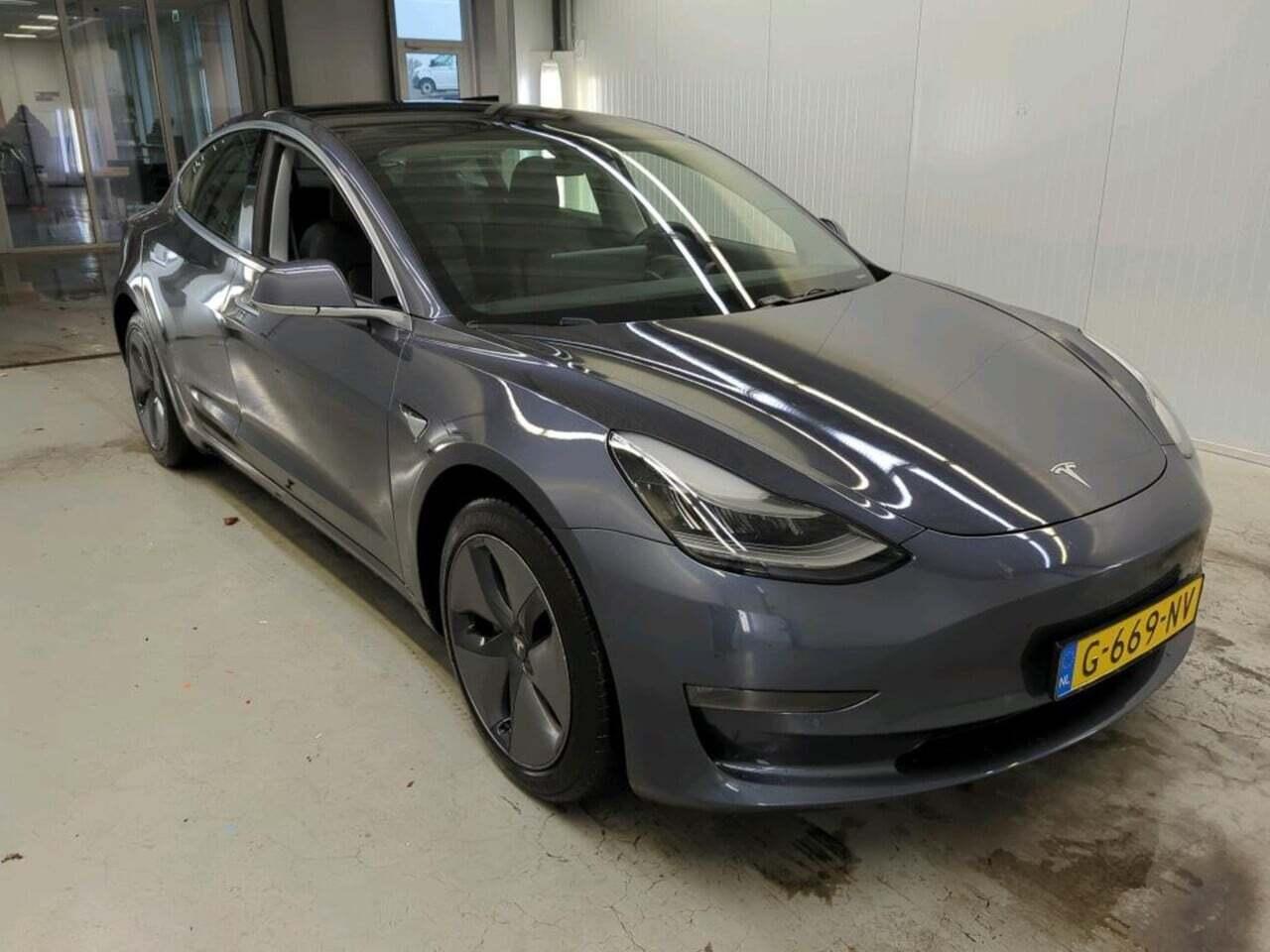 Tesla Model 3 Long R photo