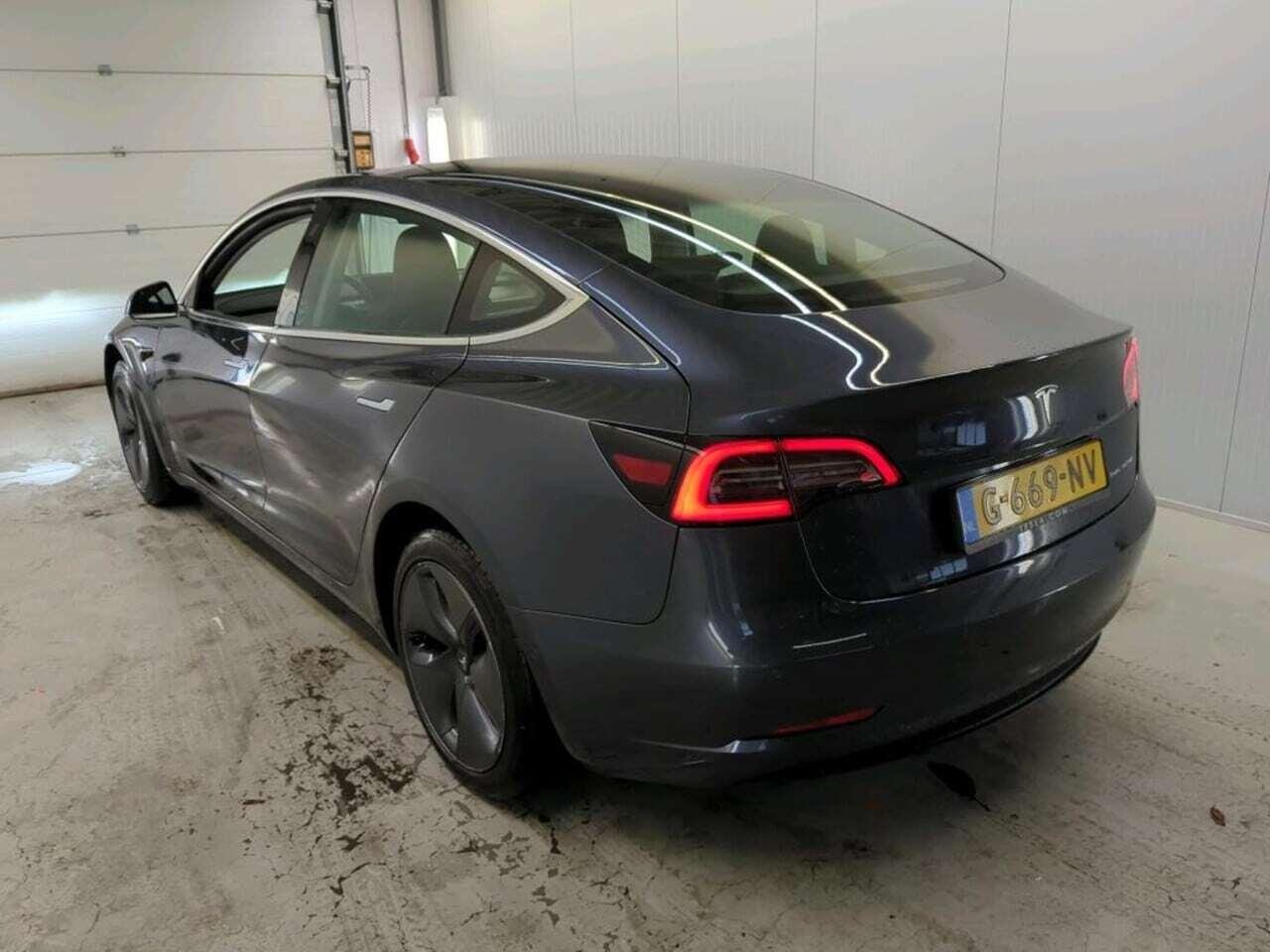 Tesla Model 3 Long R photo