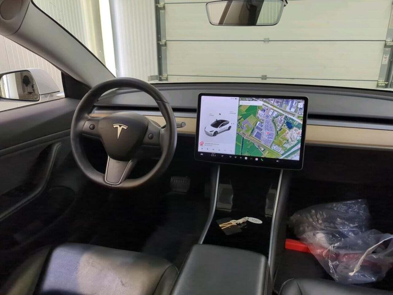 Tesla Model 3 Long R photo