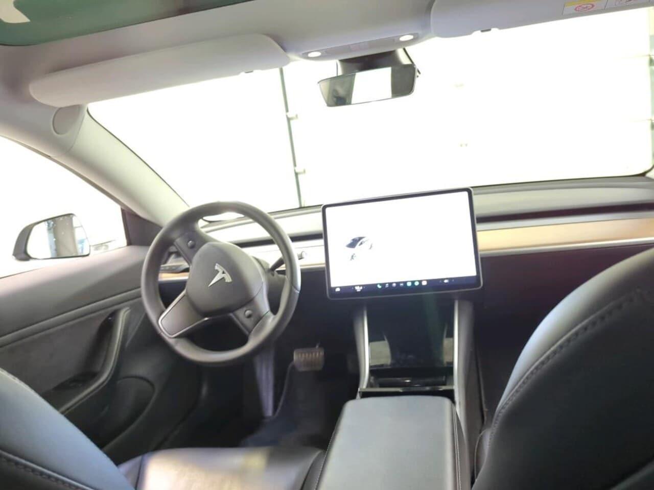 Tesla Model 3 Long R photo