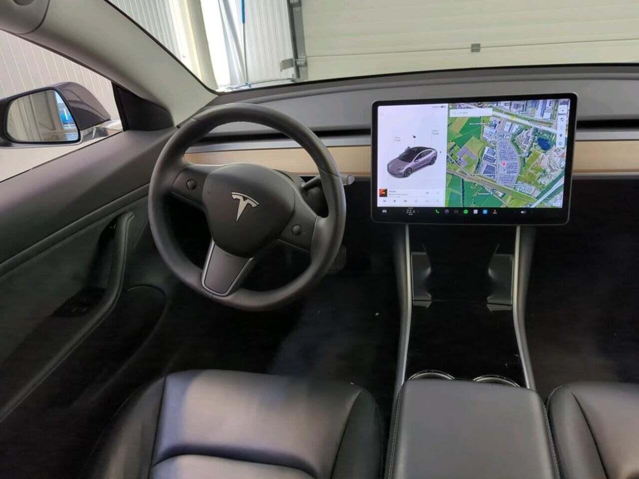 Tesla Model 3 Long R photo