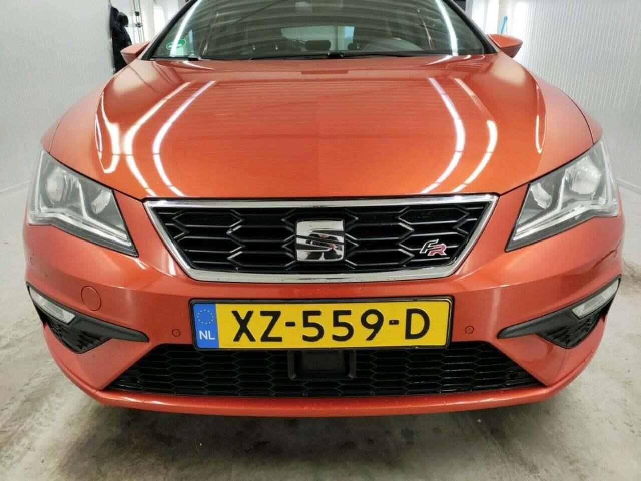 SEAT Leon ST 1.6 TDI photo