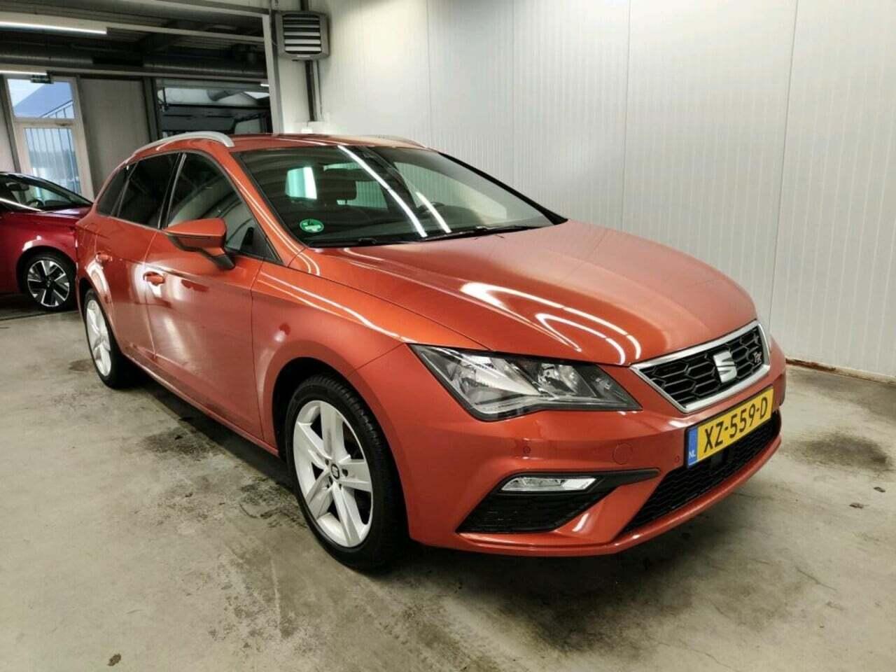 SEAT Leon ST 1.6 TDI photo