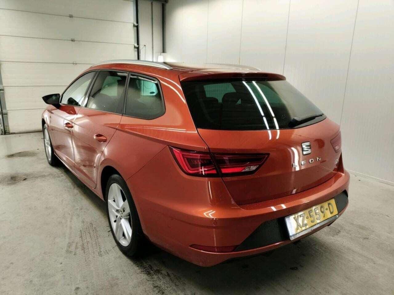 SEAT Leon ST 1.6 TDI photo