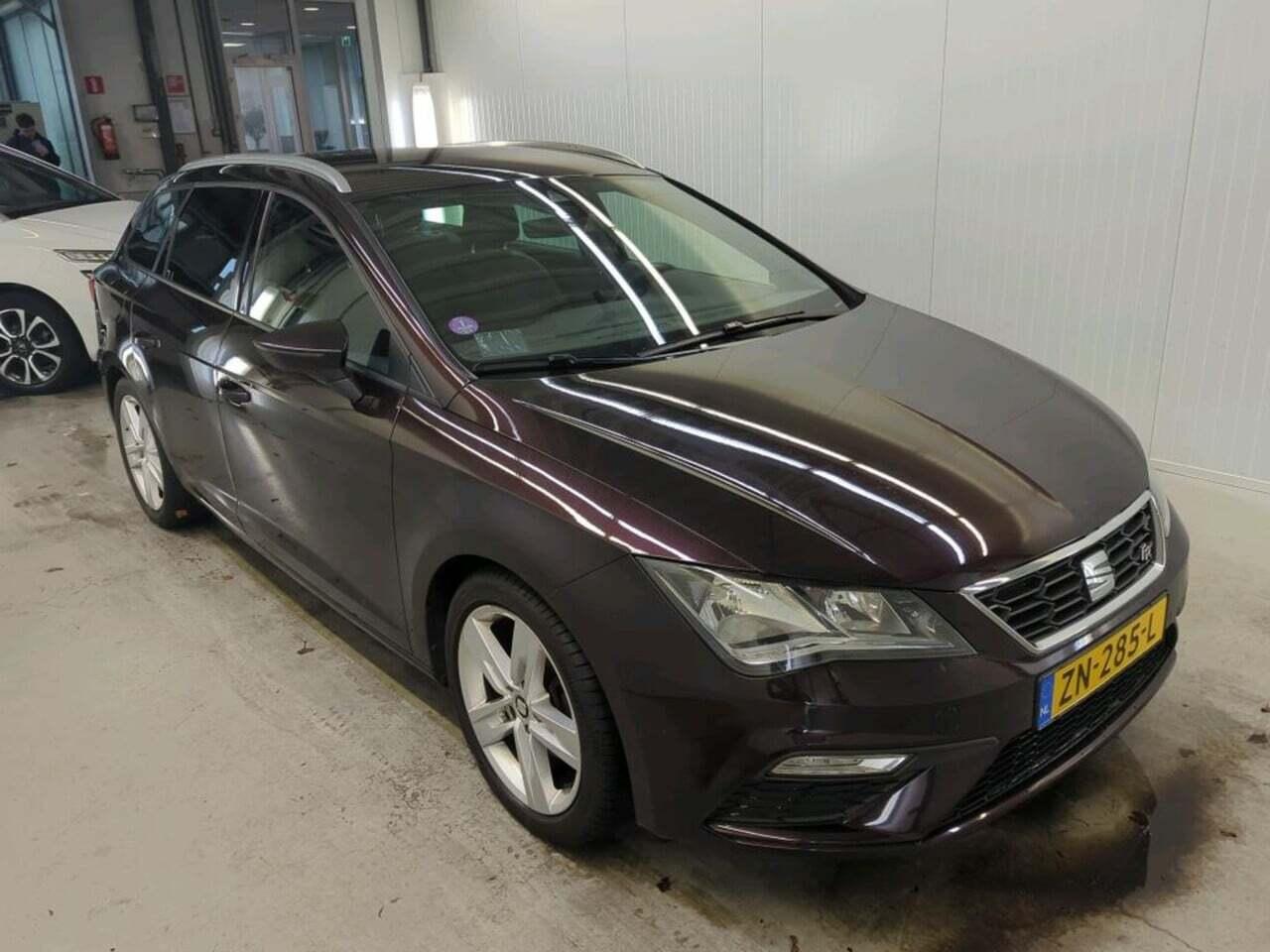 SEAT Leon ST 1.5 T photo