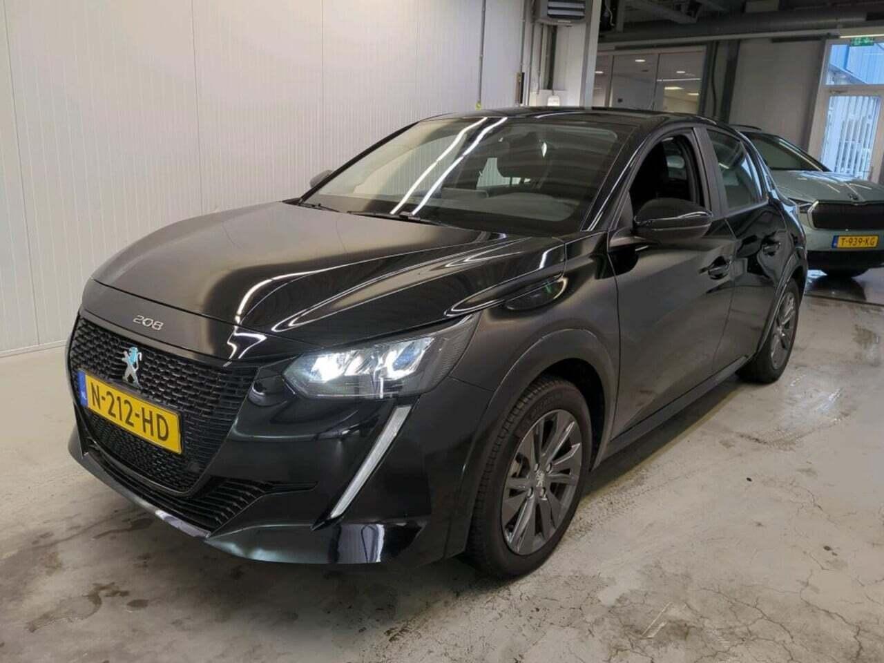 PEUGEOT e-208 EV