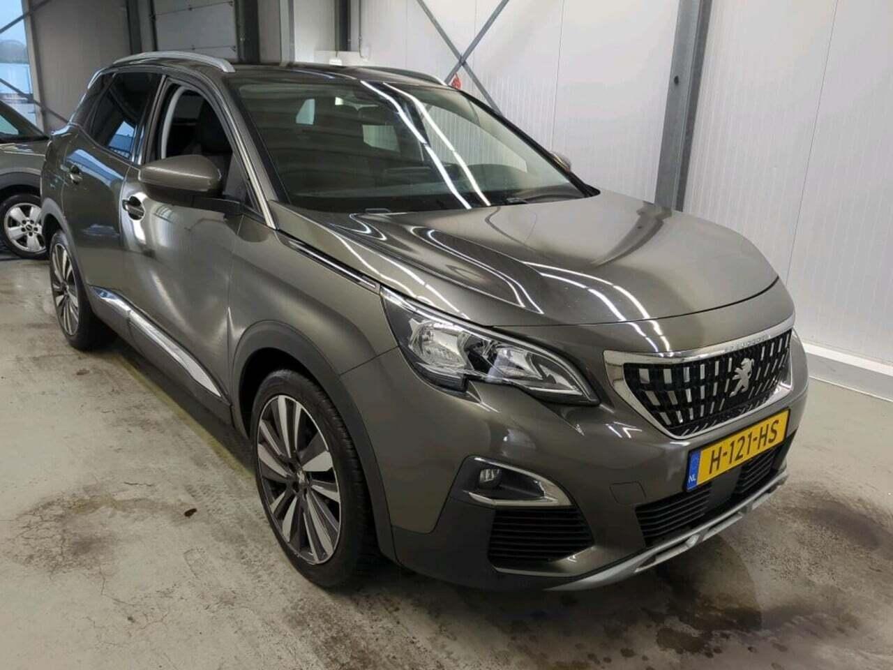 PEUGEOT 3008 1.5 BlueHDi photo