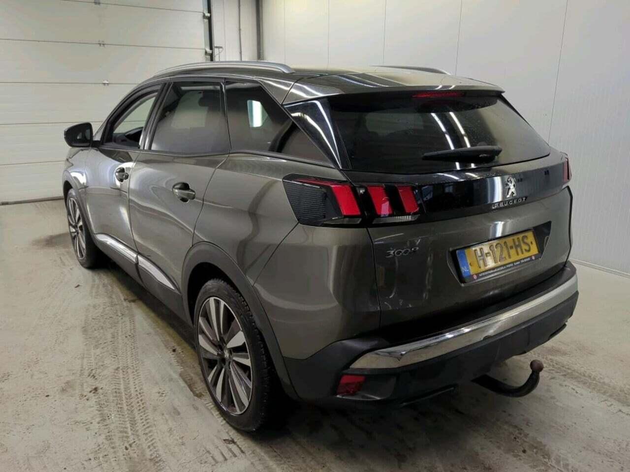 PEUGEOT 3008 1.5 BlueHDi photo