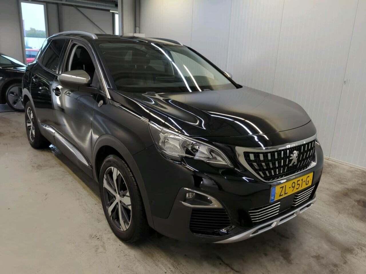 PEUGEOT 3008 1.2 photo