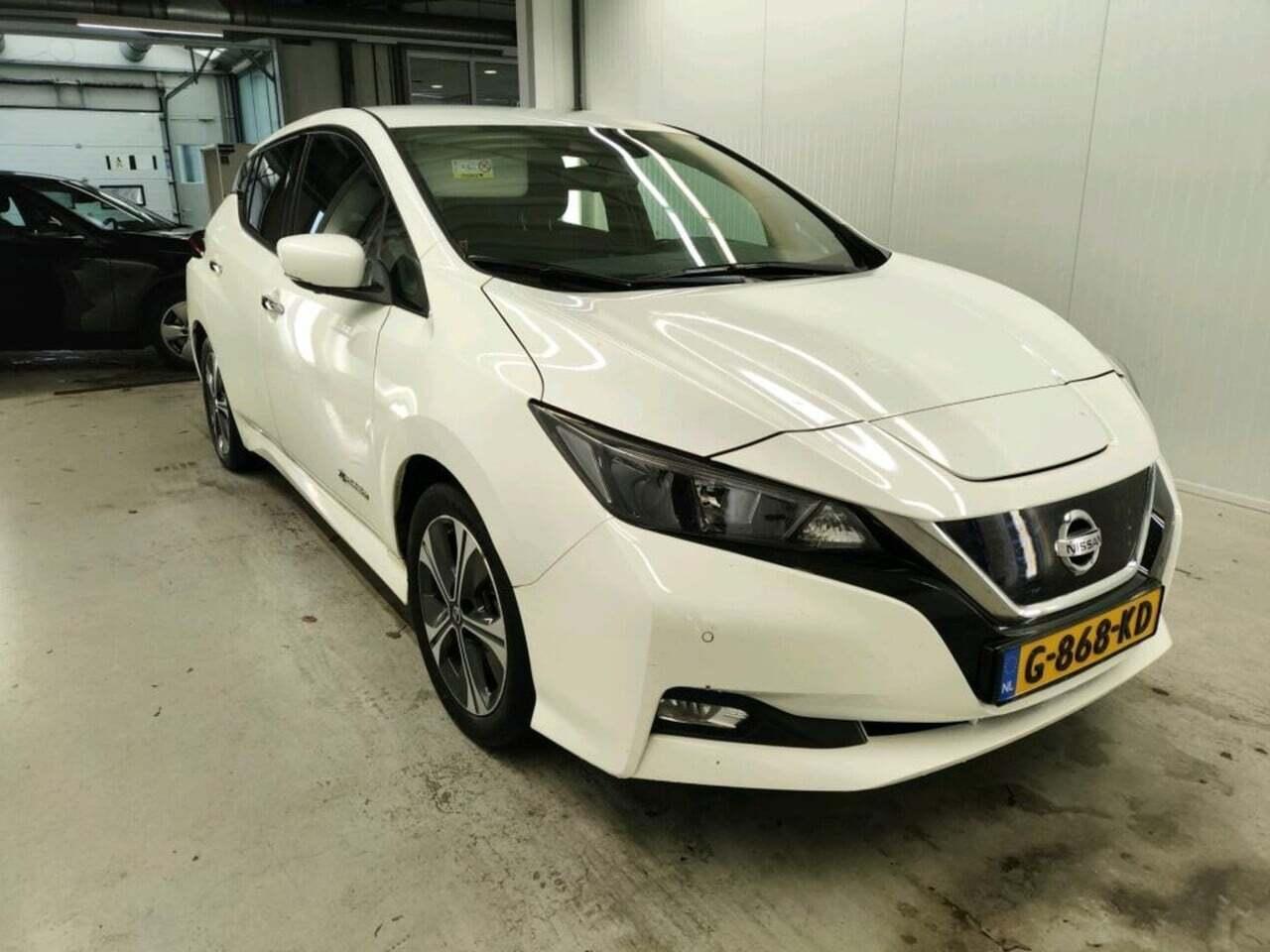 NISSAN LEAF 40 photo