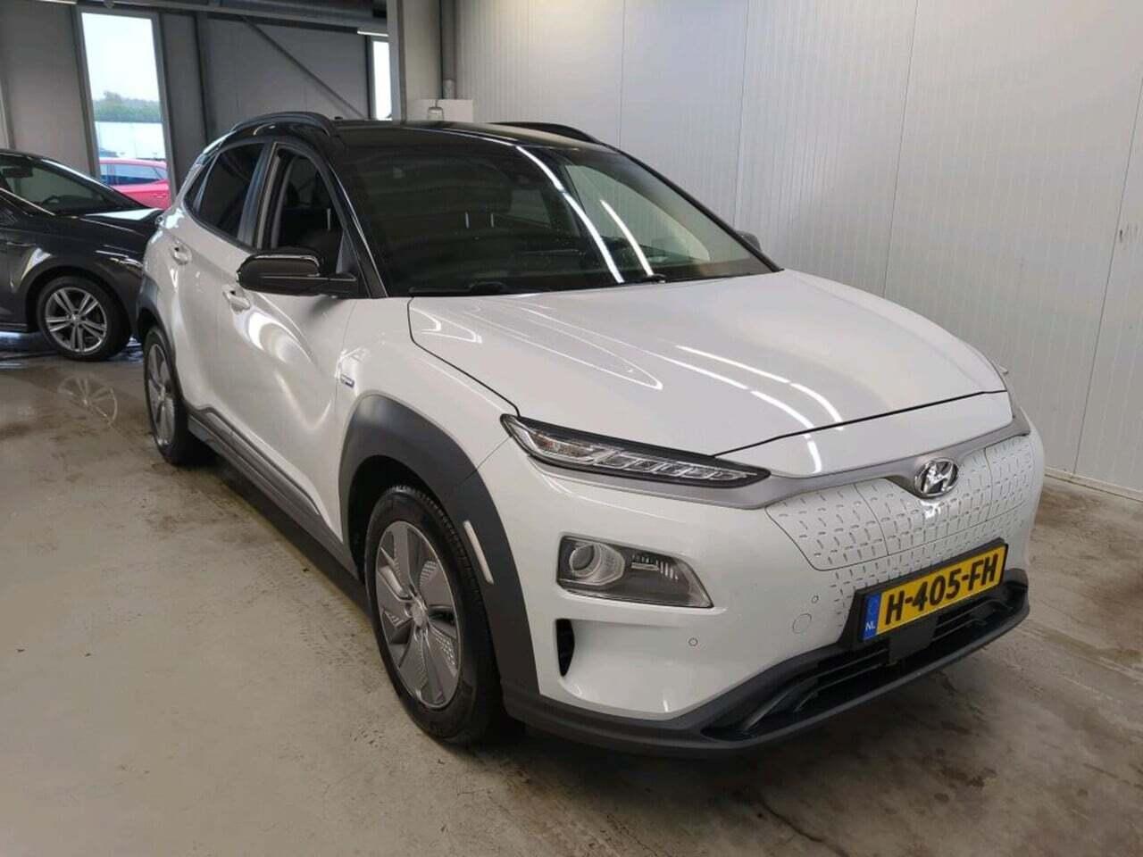 HYUNDAI Kona EV photo