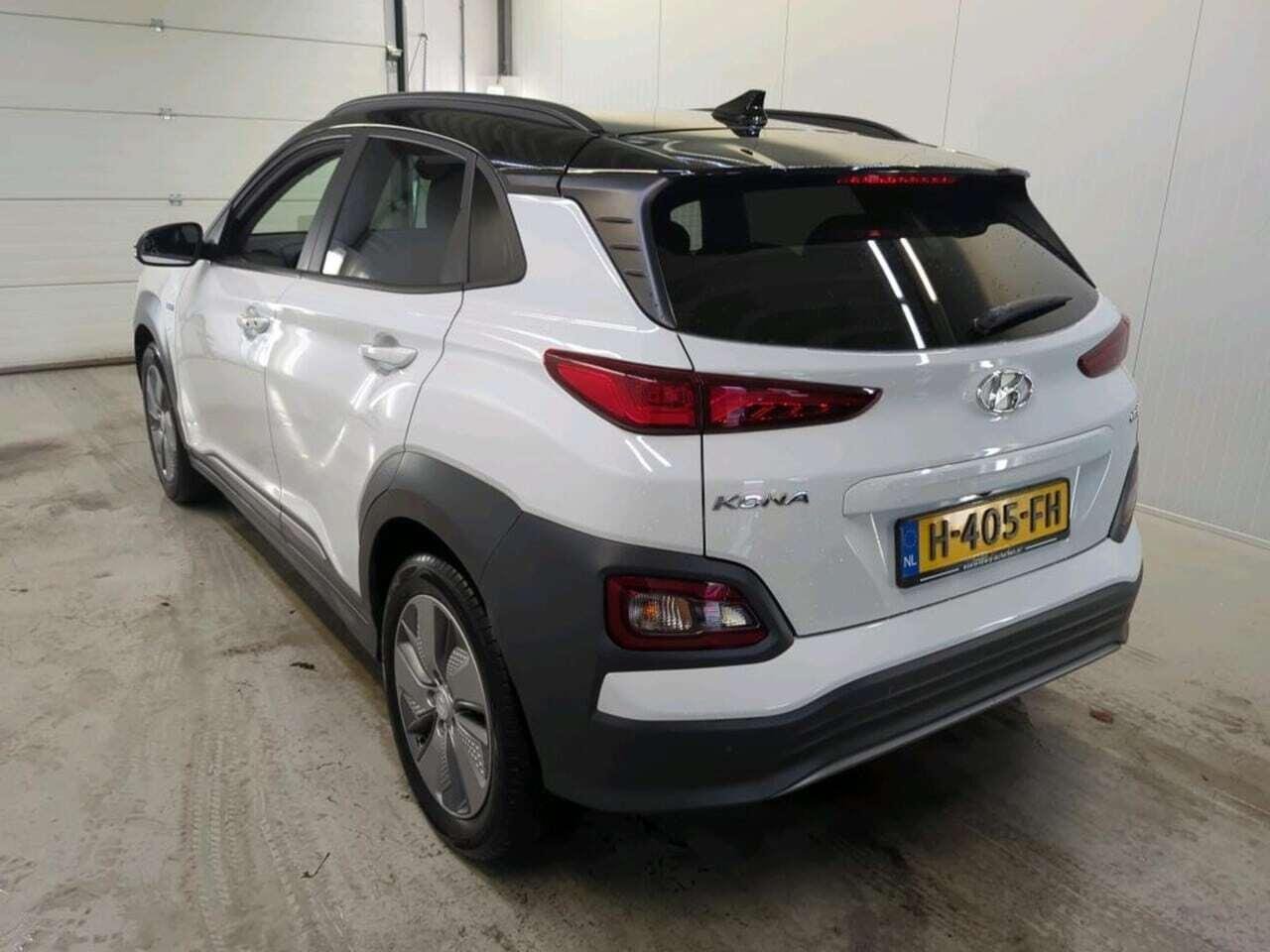 HYUNDAI Kona EV photo