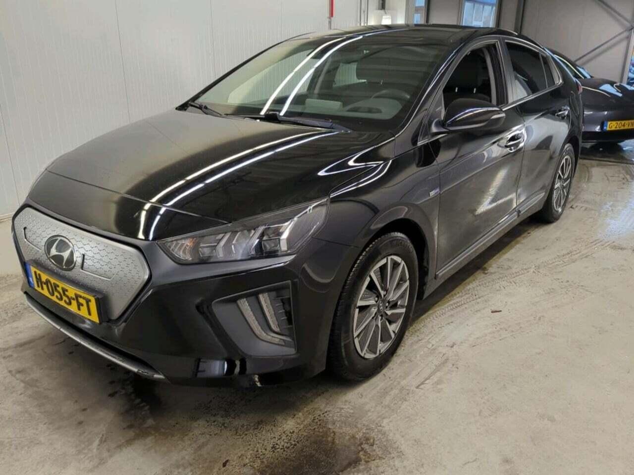 HYUNDAI IONIQ 38