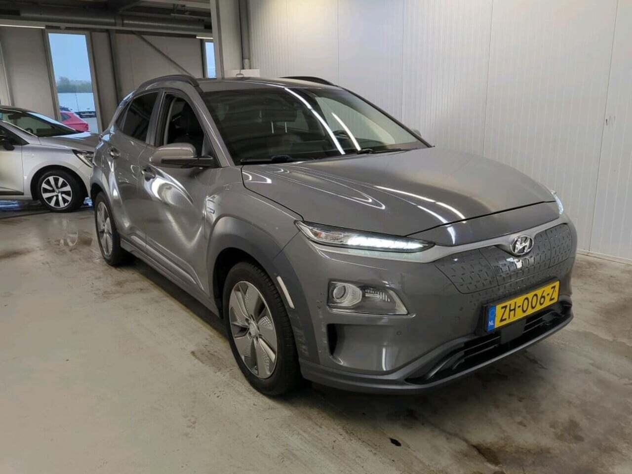 HYUNDAI Kona EV photo