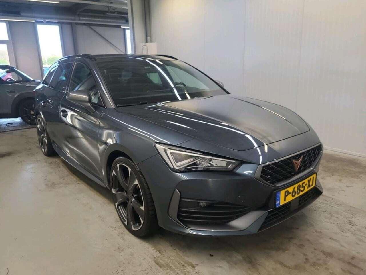 CUPRA Leon Sportstourer 1.4 photo