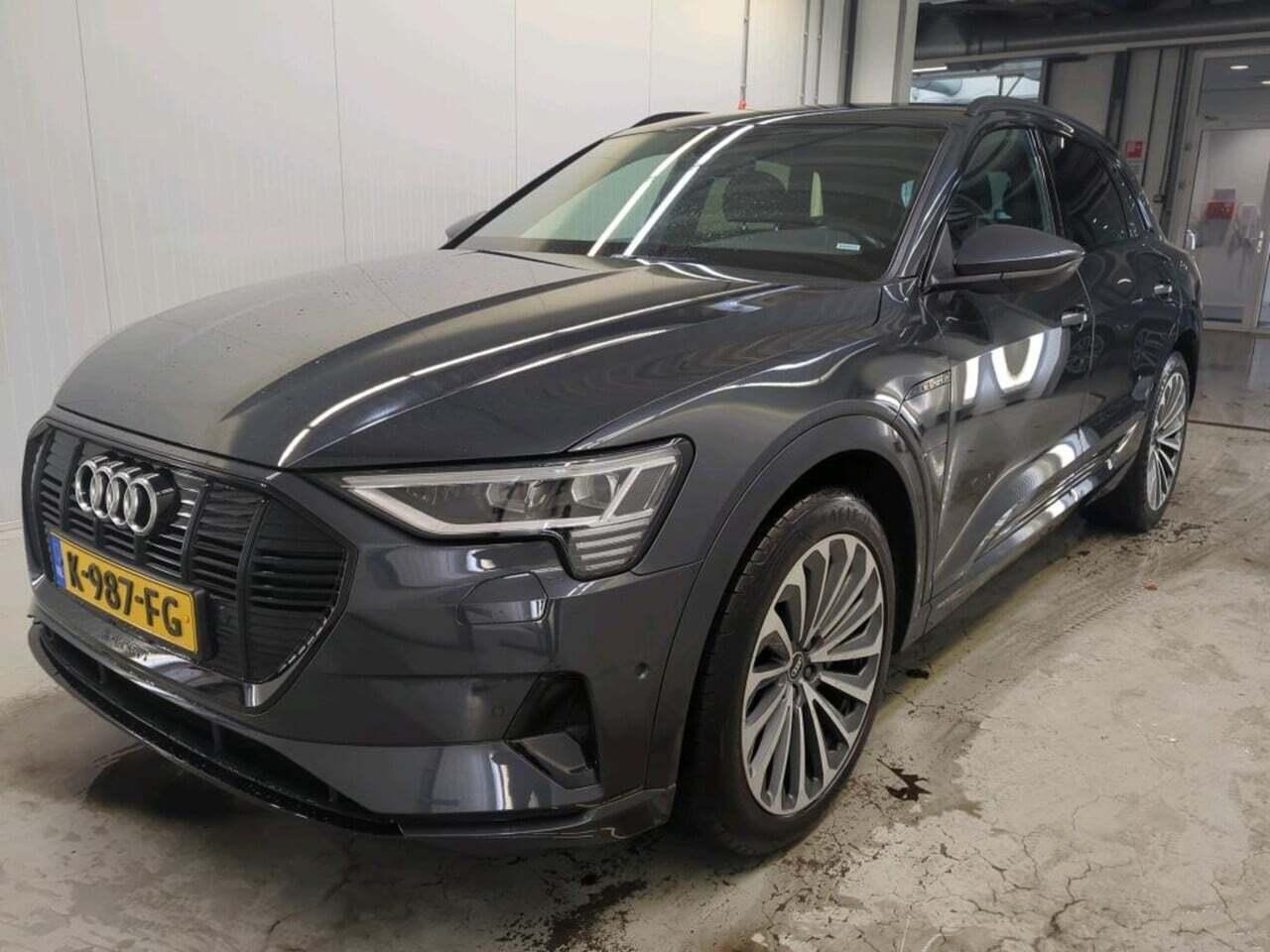 AUDI e-tron 55