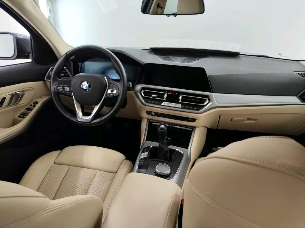 BMW 3 SERIES TOURING 2.0 318D (100KW) TOURING Business Storage Model Advantage photo