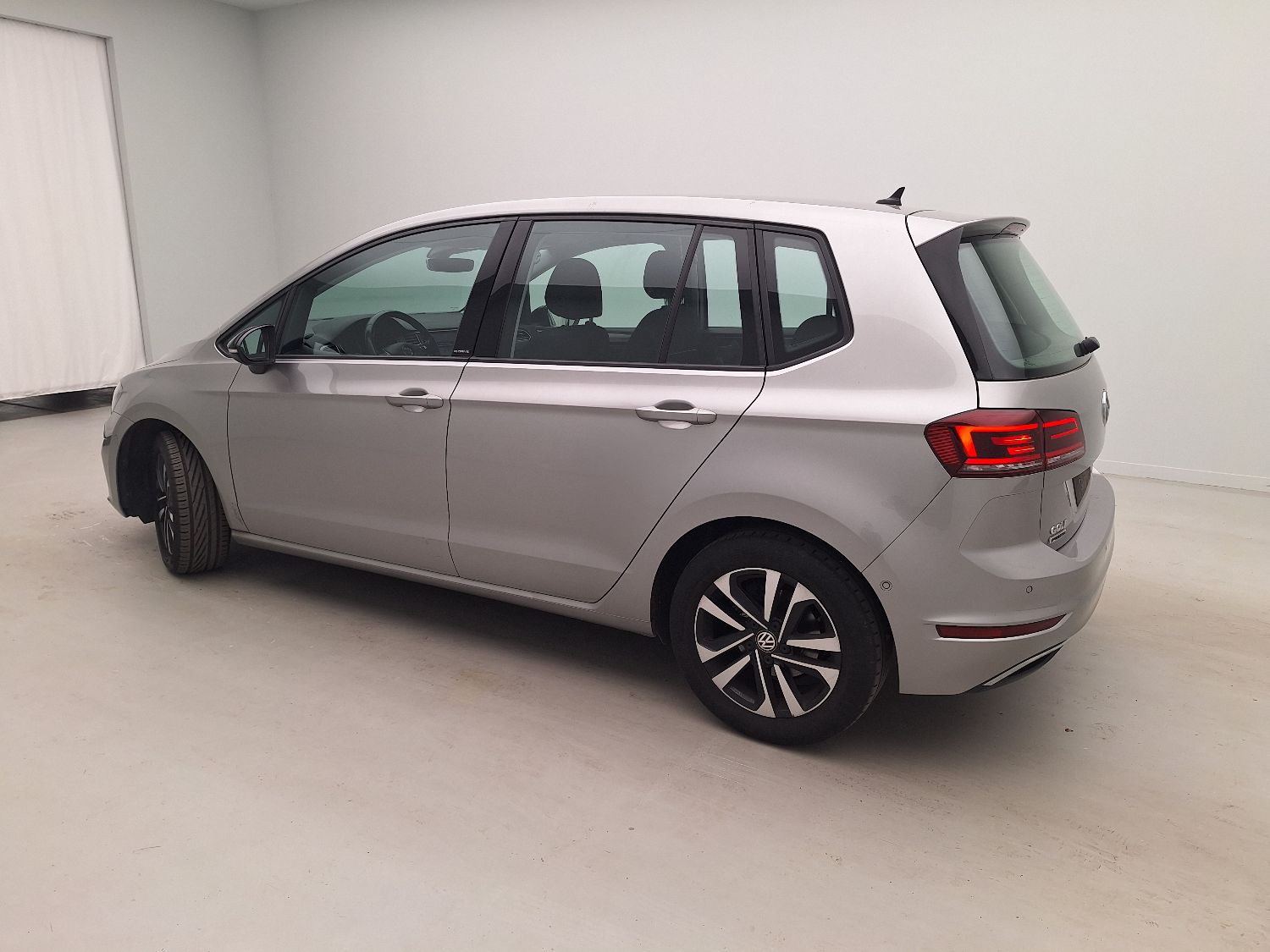 VW, Golf Sportsvan FL'17, Volkswagen Golf Sportsvan 1.0 TSI IQ.Drive 5d photo