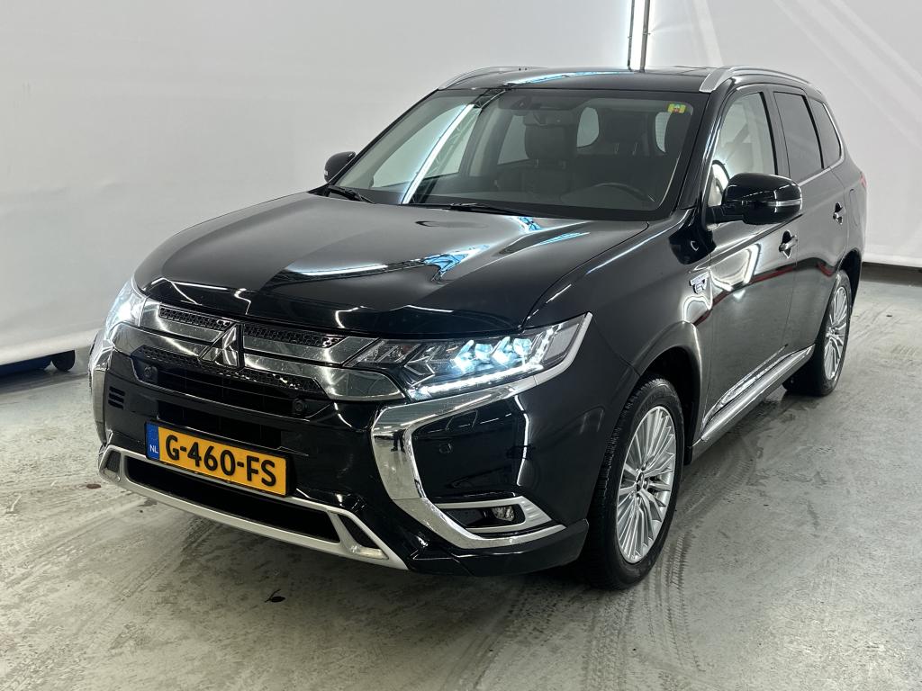 MITSUBISHI Outlander '15 Mitsubishi Outlander PHEV Intense+ 5d