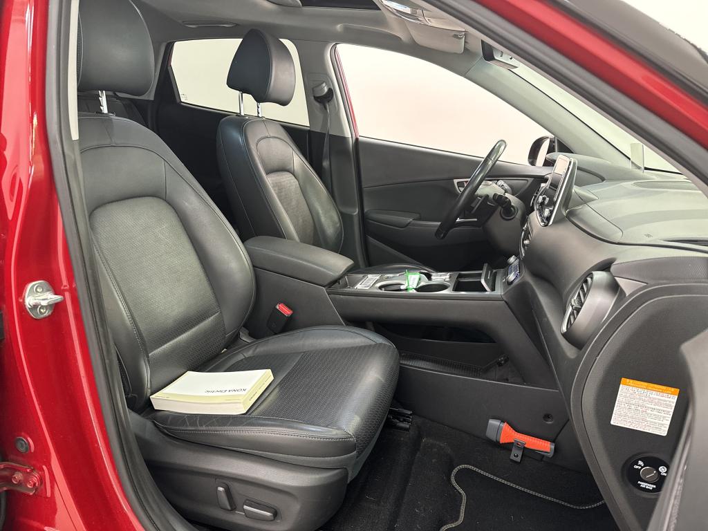 HYUNDAI Kona '17 Hyundai KONA Premium Electric 64 kWh 5d photo